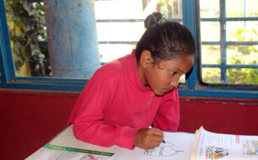 Taller educativo sobre ciberacoso en el Centro de acogida de Patan